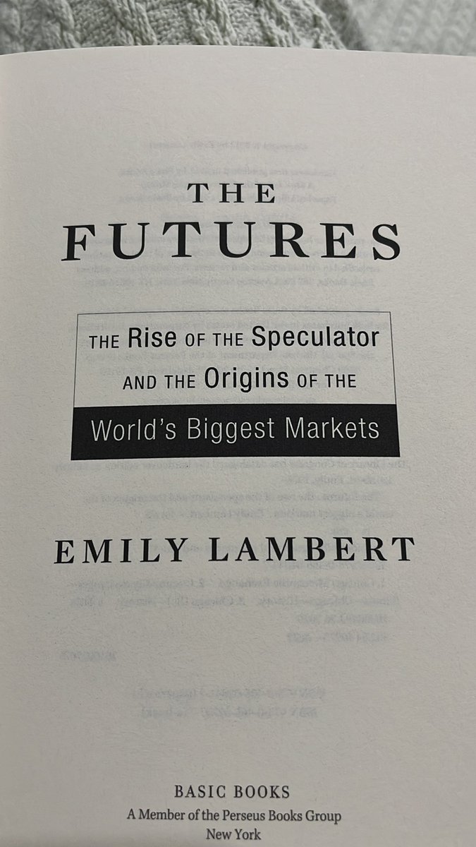 Niugnip's tweet image. Stating a new read. 

#Reading #Futures