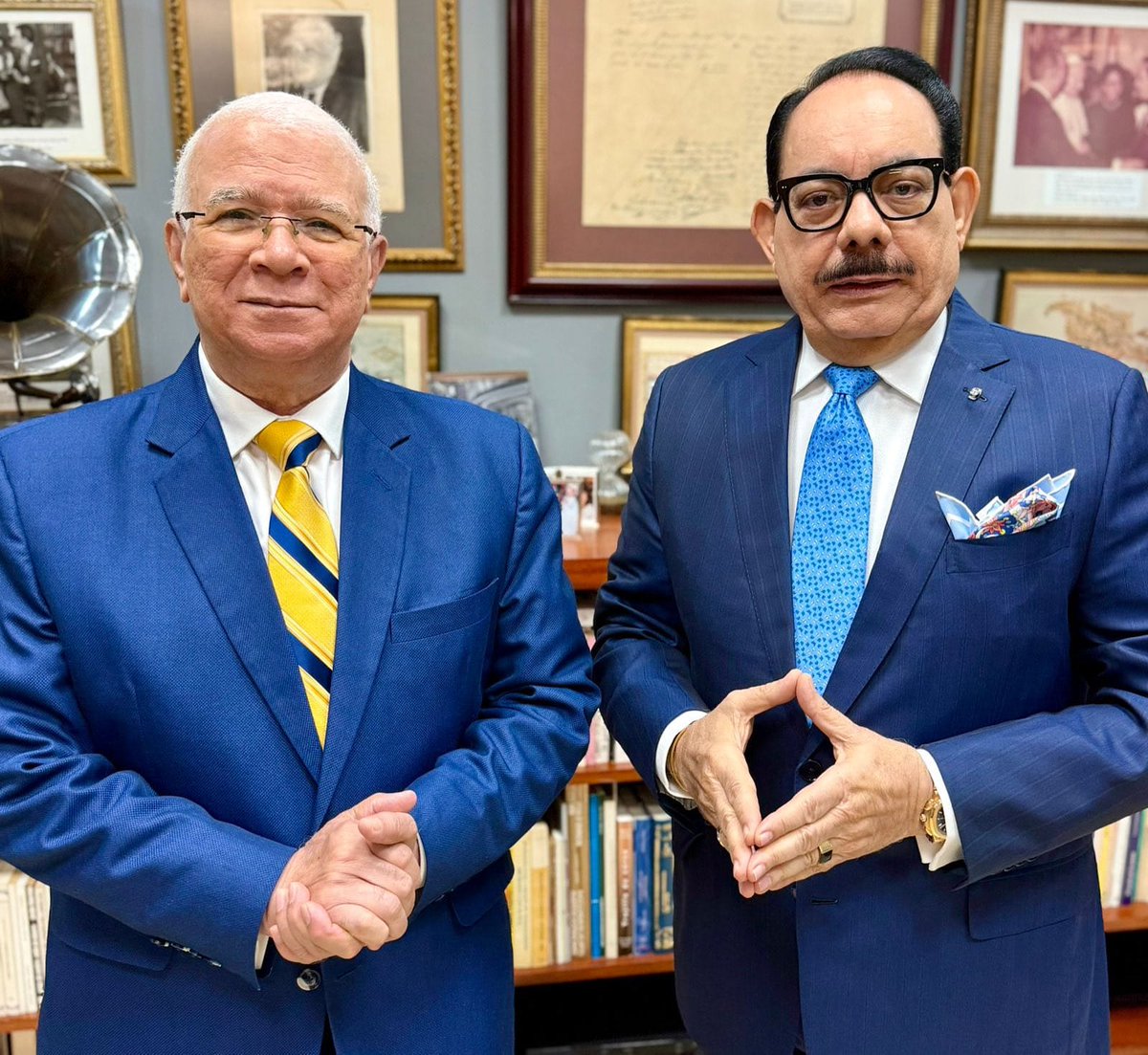 Tomás Hernández Alberto critica a Leonel Fernández por uso de recursos del Estado

 Leer más:  tuit.es/oN67B
#DeÚltimoMinuto