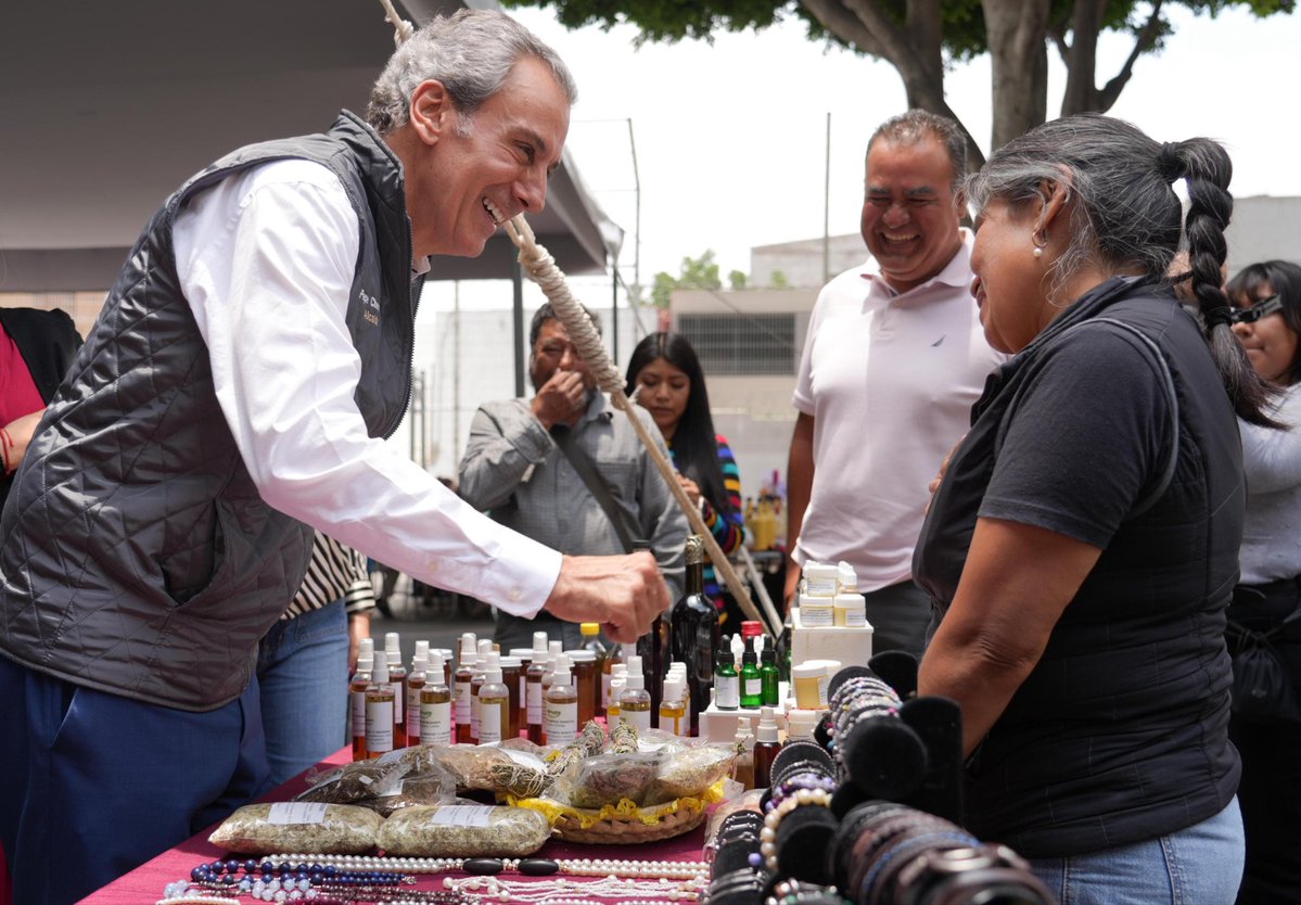 🪽Después de un año al frente de la ciudad, Pepe Chedraui destacó logros en finanzas, seguridad reforzada y proyectos de desarrollo económico y social para Puebla capital.

pueblacapital.gob.mx/noticias/capit…