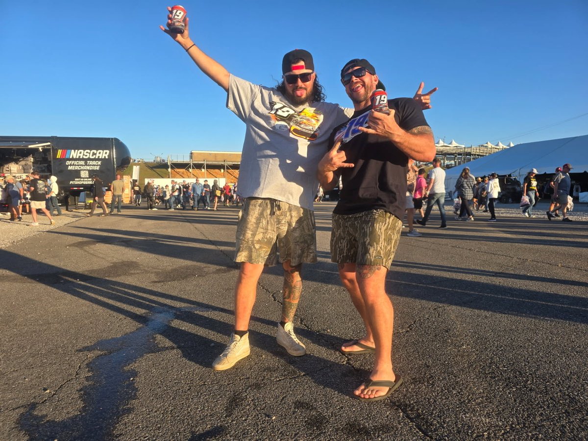 Jokes on yall, we were Briscoe fans this whole time… #Chasethechase