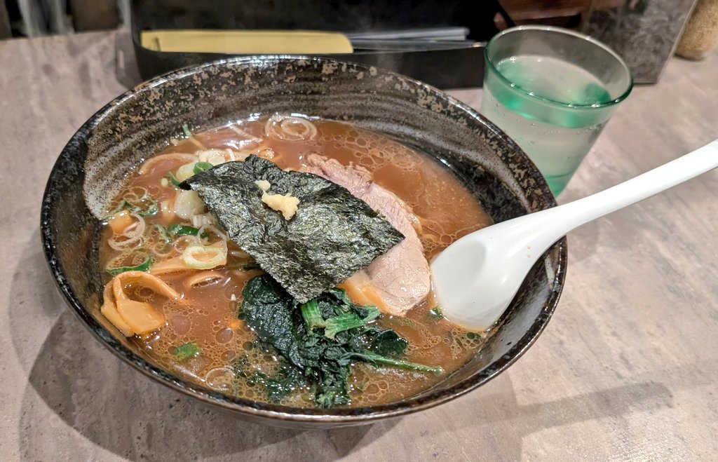 生姜醤油ラーメン！燕背脂ラーメン！
へぎそば！ぽんしゅ館！