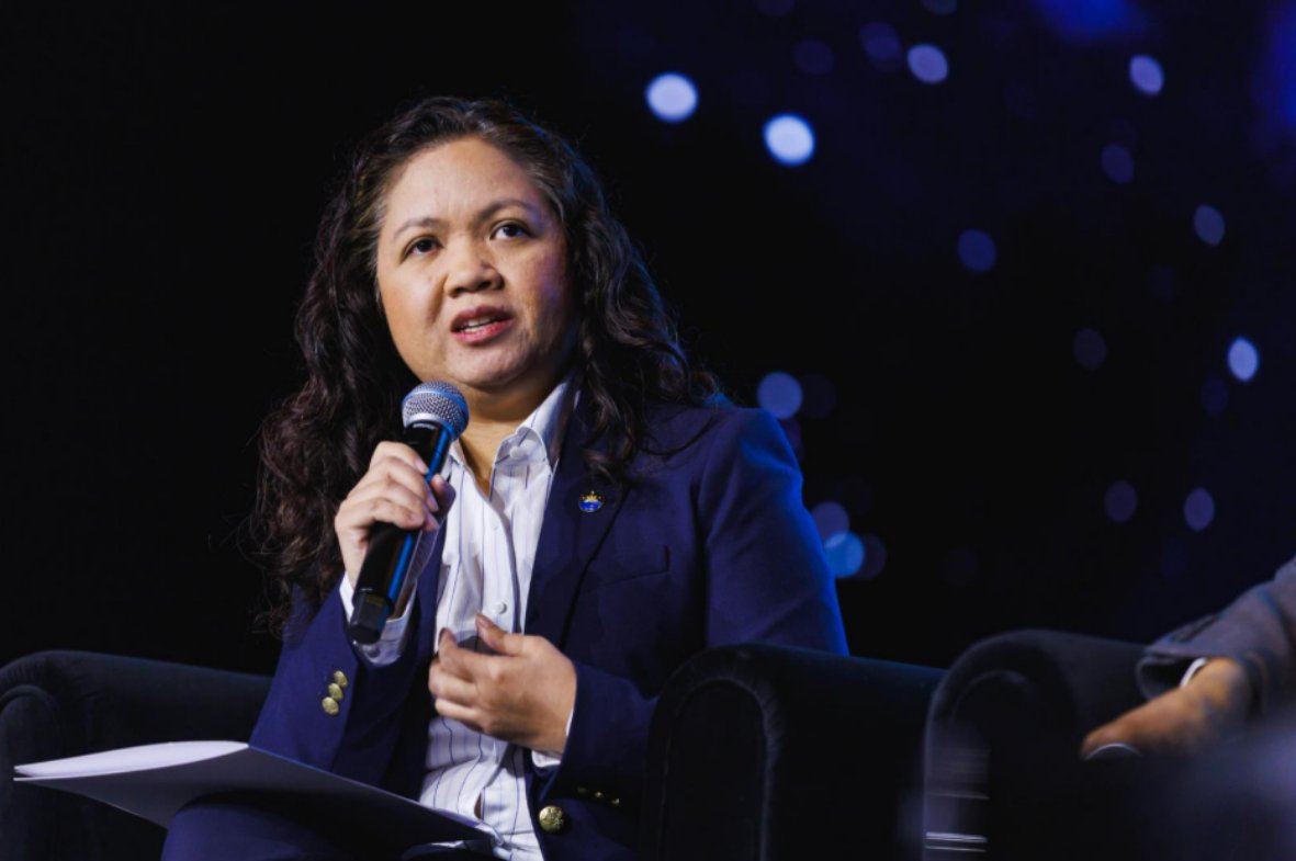 pbmirasol's tweet photo. Dr. Gay Jane P. Perez has been named officer-in-charge of the Philippine Space Agency. The first Filipino ASEAN-US Science Prize for Women awardee, she’s recognized for research using satellite data to forecast droughts &amp; boost farm productivity.

📷: PhilSA. 

@bworldph #PhilSA https://t.co/xpBdyEEz26
