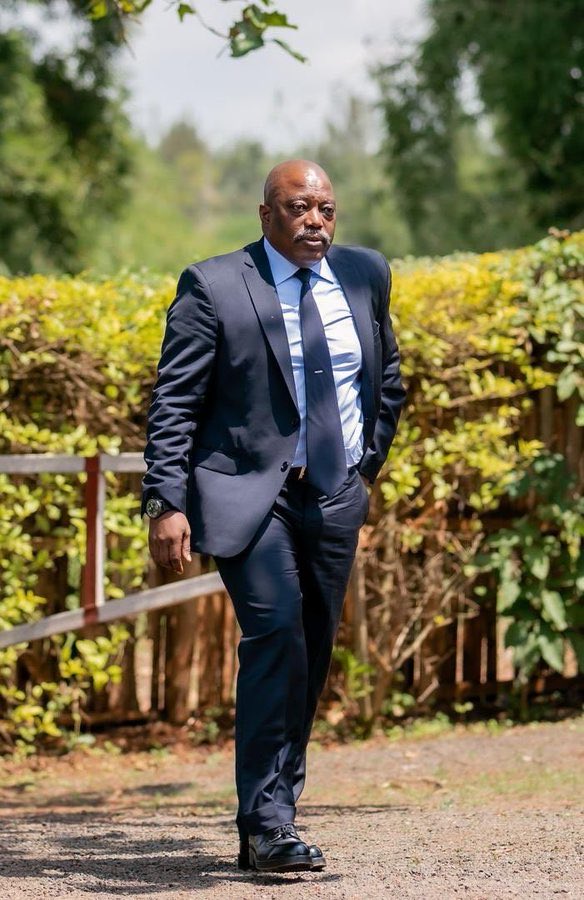 🇨🇩🔴 Il a sauvé la RDC une fois, il va le sauver encore. 
Fin X.