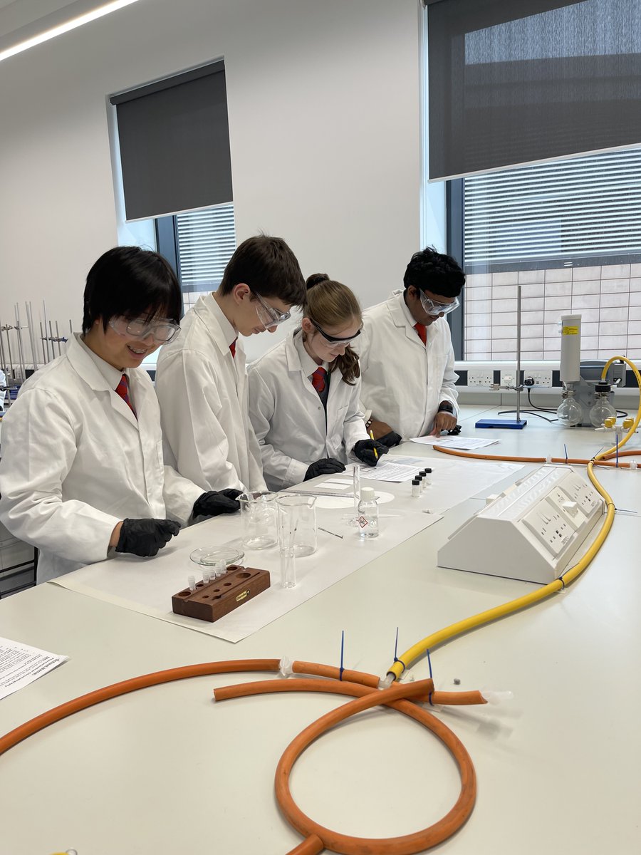 🏆 Huge congrats to our amazing Year 11s — regional champions at the RSC Top of the Bench competition! 🧪👏

1st out of 14 schools — they displayed excellent team work and were a credit to the school💙