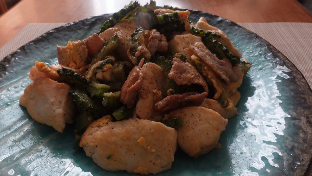 ouchi_kitchen7's tweet photo. ゴーヤをいただいたので今回は土井 善晴さんの「ゴーヤーチャンプルー」を作ってみました。
土井善晴さんの「ゴーヤーチャンプルー」は、シンプルながら素材の旨味を引き出す一品でした。
#ゴーヤーチャンプルー　#豆腐　 #土井善晴
https://t.co/TaOOATQG8D https://t.co/sSF3jjkre0