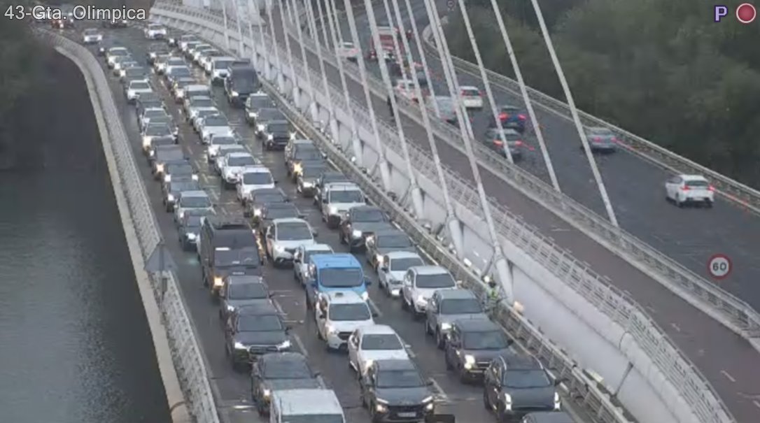 🚦09:00 #Tráfico intenso:
▪Alamillo ➡ entrada
▪Av.Andalucía ➡ entrada
▪Entrada Huelva
▪J.Pablo II ➡ entrada
▪La Paz ➡ entrada
▪R.Norte ➡ Gta Olímpica
 traficosevilla.es <a href="/EmergenciasSev/">Emergencias Sevilla</a> #SevillaHoy #Sevilla #TDSActualidad #TraficoSevilla #Movilidad