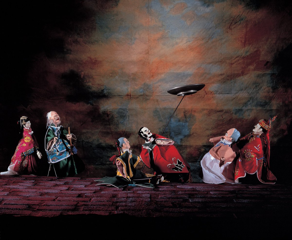 【前売券発売中】
"台湾布袋戯(プータイシ)"伝統人形劇の世界
映画「戲夢繼承」上映会

台湾伝統人形劇の亦宛然(イーワンラン)掌中劇団12年ぶりの日本ツアー(2024年)のドキュメンタリー「戲夢繼承」を上映。上映後、布袋劇のデモ公演有。

11/24（月祝）桜坂劇場ホールB
詳細
sakura-zaka.com/?event_info=ev…