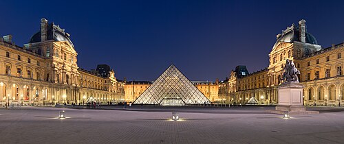 🎭 A movie-worthy robbery at the Louvre!
On Sunday, October 19, four individuals disguised as construction workers smashed a window with an angle grinder to enter the Apollo Gallery and steal eight priceless royal jewels. The thieves are still at large. 💎🚨

#Louvre #Paris