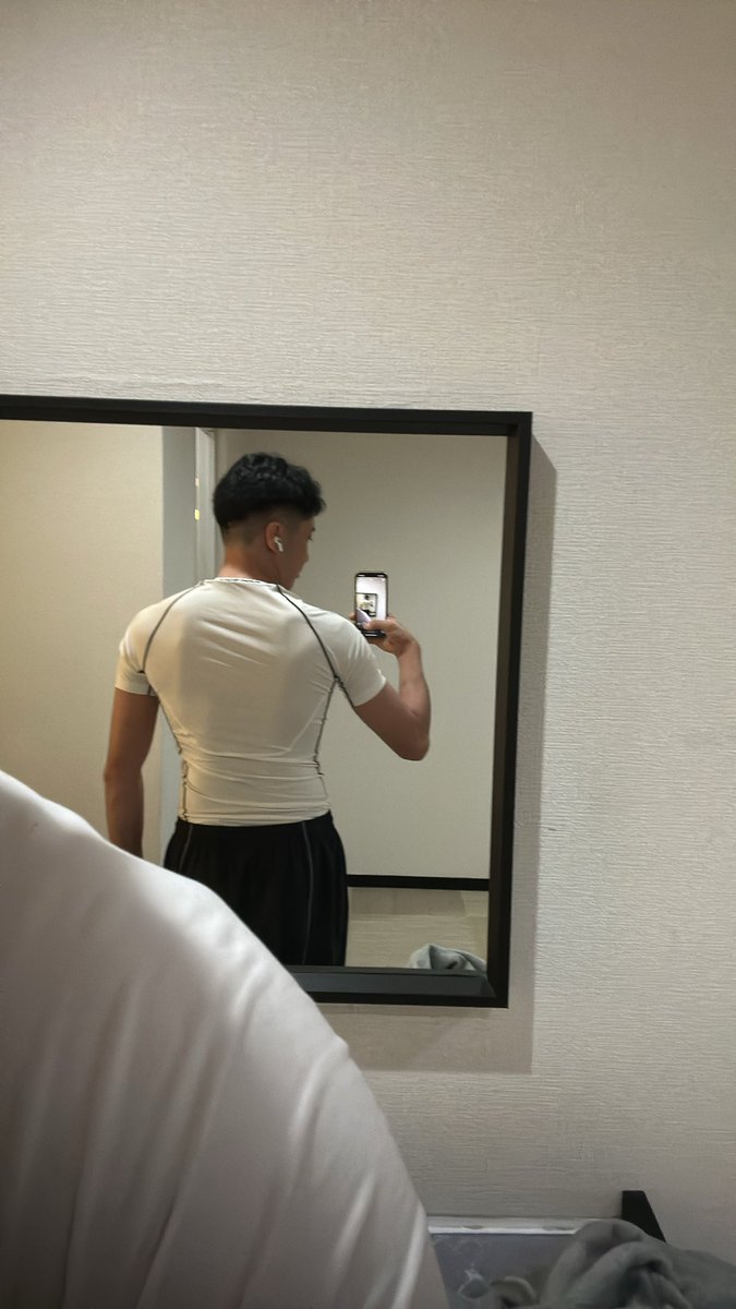 tetu___0813's tweet image. 背中