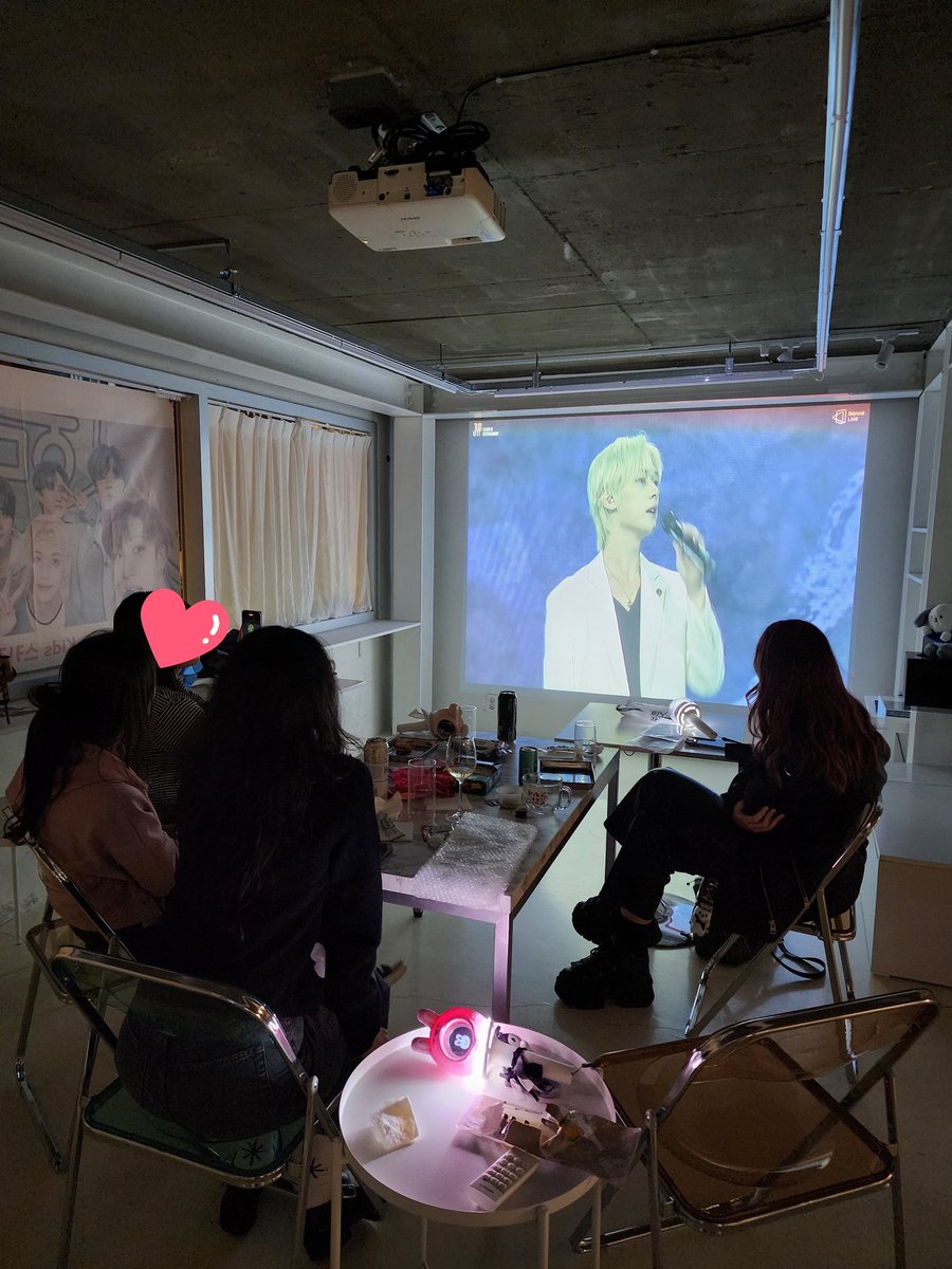 아주 작고 아주 알찼던 비욘드 스트리밍 파티!!! 너무너무 즐거웠어요. 오늘 와주신 스테이 감사합니다. 💘💘💘

#StrayKids #스트레이키즈
#dominATE
#dominATE_celebrATE
#dominATE_Encore_In_Korea
#YouMakeStrayKidsStay
#BeyondLIVE