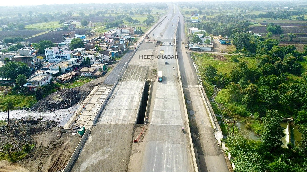 abhinavaduri9's tweet image. 🚧 #Indore–#Hyderabad Economic Corridor update:
Work on the Indore–Khandwa stretch underway!
This 713 km route will be the shortest link between #Delhi, #Hyderabad & South India via DME & Ujjain–Garoth spur.
📹 Source: HEET KHABAR
🔗 Watch here: youtu.be/8-OOmJBAEkw