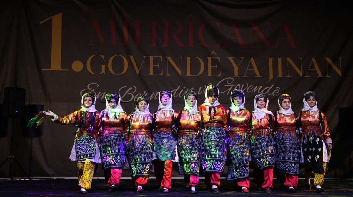 Cizre 1. Kadın Govend Festivali'nden kareler 

📸 <a href="/maturkce1/">Mezopotamya Ajansı</a>