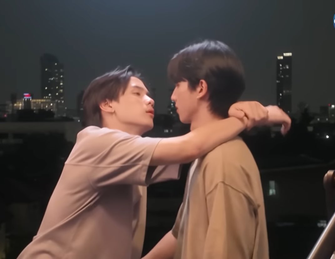Teenniiz36's tweet image. ปกติ ไม่ค่อยชอบเวลาแครี่ป่าเท่าไหร่ มันค่อนข้างไม่เวิรค แต่พอเปิดใจ “แวนฟาร์ม”ดีอะ มีแววเกิดมาก 5555555
HEAD 2 HEAD SPECIAL STORY
#H2HseriesSpecial
#Surfjava