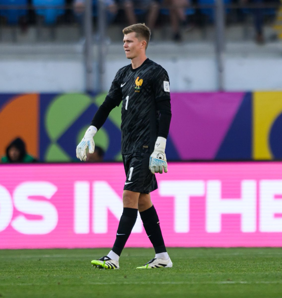 🚨 Othmane Maamma 🇲🇦 sur les propos d’Olmeta 😭:

« On ne s'est pas trop intéressés à ça. 𝗢𝗻 𝘀𝗮𝗶𝘁 𝗾𝘂𝗲 𝗹𝗲𝘀 𝗴𝗲𝗻𝘀 𝗮𝗶𝗺𝗲𝗻𝘁 𝗯𝗶𝗲𝗻 𝗽𝗮𝗿𝗹𝗲𝗿 𝗾𝘂𝗮𝗻𝗱 𝗶𝗹𝘀 𝗷𝗼𝘂𝗲𝗻𝘁 𝗰𝗼𝗻𝘁𝗿𝗲 𝗻𝗼𝘂𝘀 : on a montré de quoi on était capables. 

𝗖𝗘 𝗦𝗢𝗡𝗧 𝗡𝗢𝗦