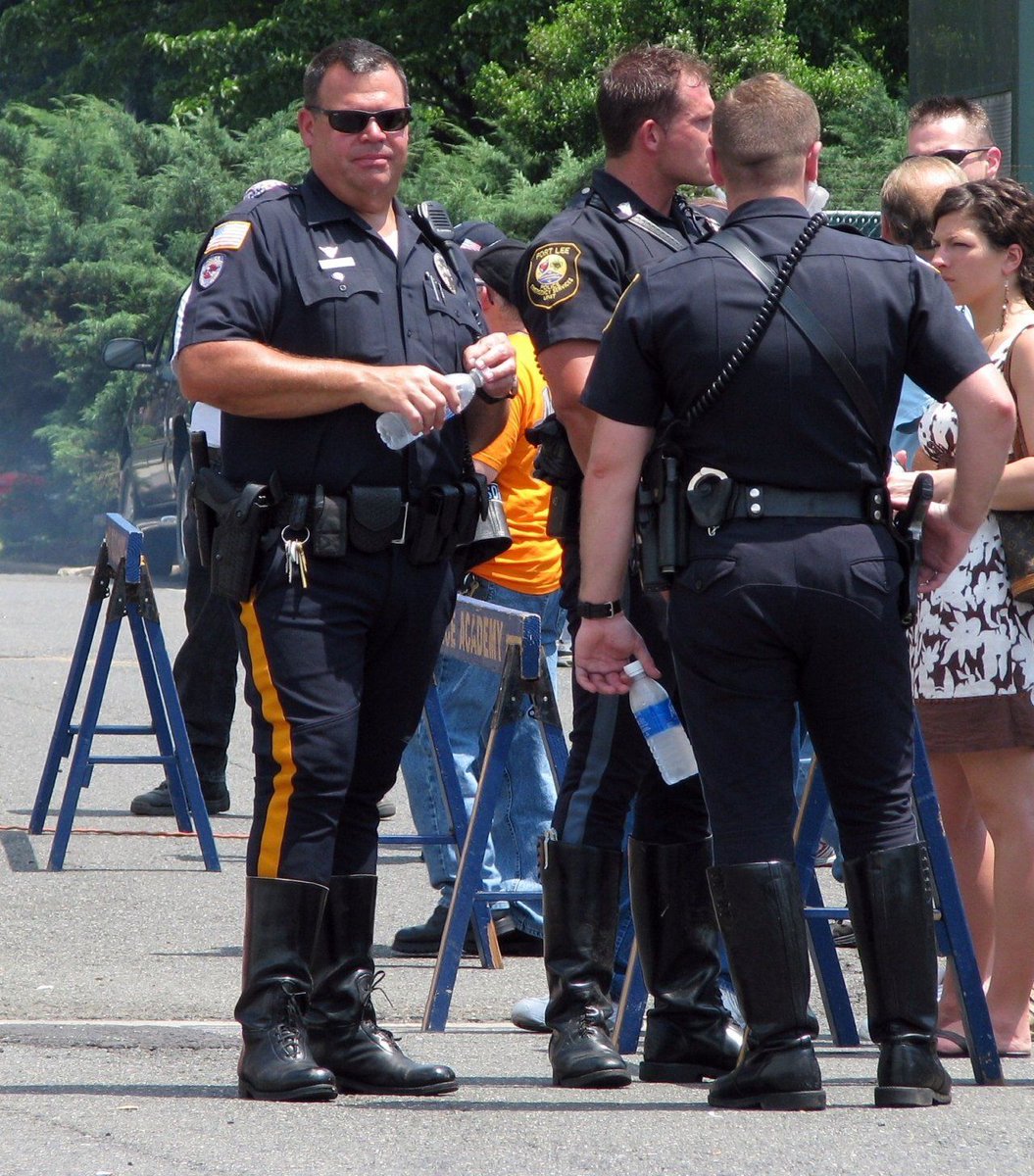 Yes...   #GayCops #GayLeather #GayBoots