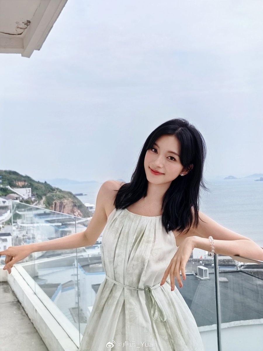 Brave people will enjoy the world first. After this, you will soar high with your dreams and then encounter a beautiful summer.🫶🏻
#HeartSignalS8