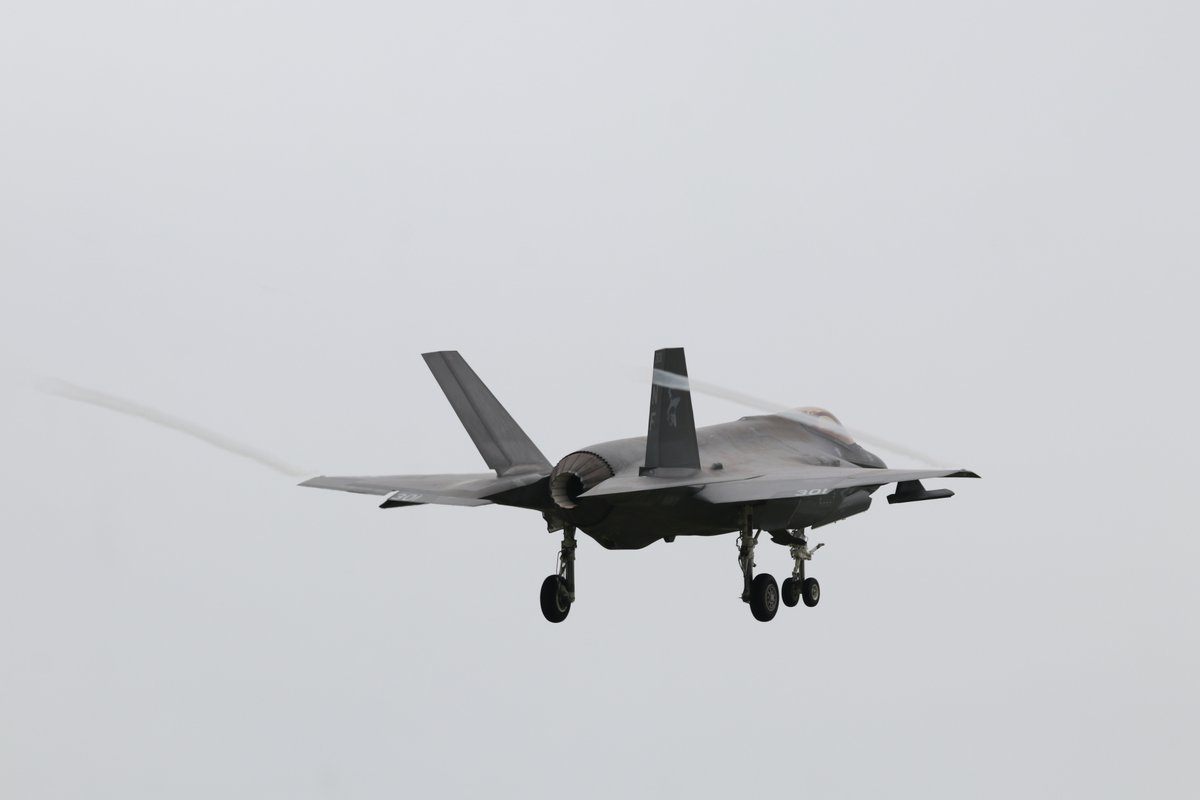 yosakoiwatch's tweet image. F-35C　4機飛来で久しぶりにワクワクした😆😆
ホーネットも世代交代かな～😅2025//10/20
＃F35C　＃厚木基地