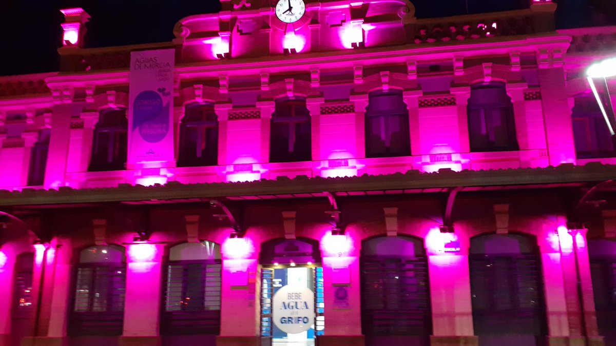 EMUASA_Clientes's tweet image. El rosa fue el protagonista anoche 💕

Un homenaje a la valentía de miles de mujeres que no se rinden nunca.

#DíaMundialContraElCáncerDeMama #AguasDeMurcia