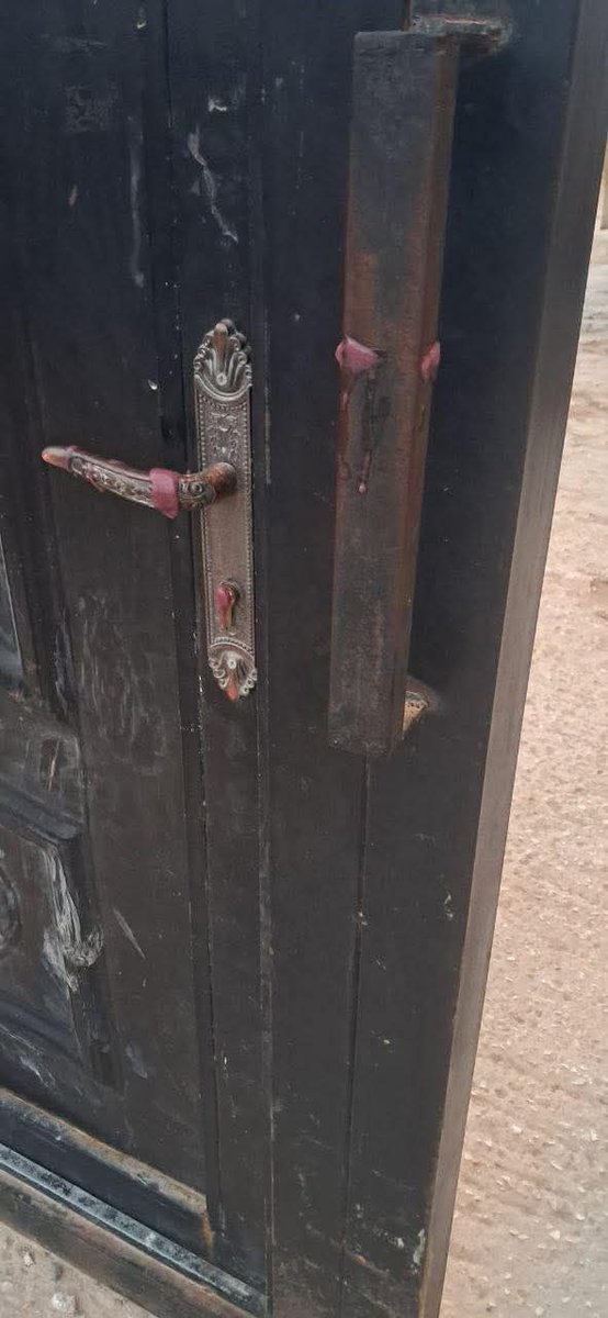 This morning, state-sponsored Israeli settlers placed a toxic substance on the gate of Palestinian family's home in the village of Burin, south of Nablus, the occupied West Bank.