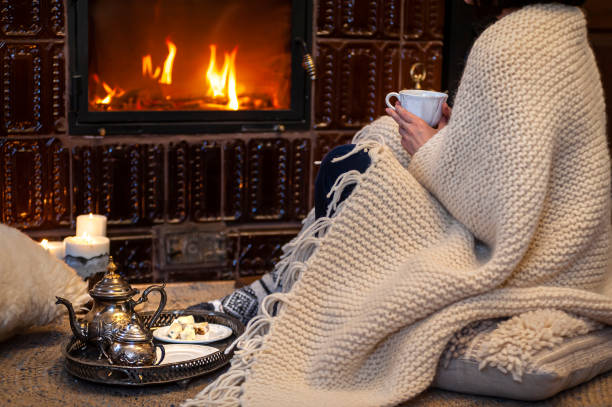 thomas_wier's tweet image. Weekly Georgian Etymology: საბანი sabani 'blanket', from Middle Georgian, from Greek σάβανον linen cloth or towel, from Coptic ⲥⲁⲃⲟⲛ sabon cloth, from Egyptian 𓋴𓃀𓈖 seben bandage for wrapping mummies, perhaps reflecting Afro-Asiatic *sVp- weave, sew.