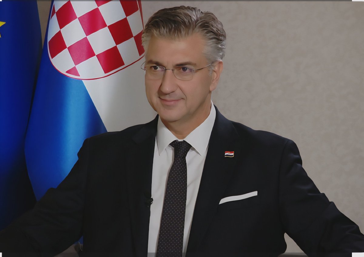 Podrška <a href="/VladaRH/">Vlada Republike Hrvatske</a>  te Premijeru  <a href="/AndrejPlenkovic/">Andrej Plenković</a> ,da stanete na kraj bahatosti @HUPa i podignete minimalac. 4 god građani RH porezima pomažu HUP. Ako ne mogu platiti radnika,neka zatvore. Prošle god ostvarili su dobit 10 milijardi eura koji su uzeli.Radnici pate.