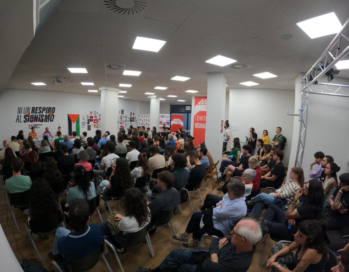 DSocialista_'s tweet image. CJS llena la sede de la CGT tras el veto del Ayuntamiento de Zaragoza a sus jornadas por Palestina

La convocatoria prohibida por el PP se celebra igualmente gracias al apoyo sindical.

@CJSocialista 

➡️diariosocialista.net/2025/10/20/cjs…