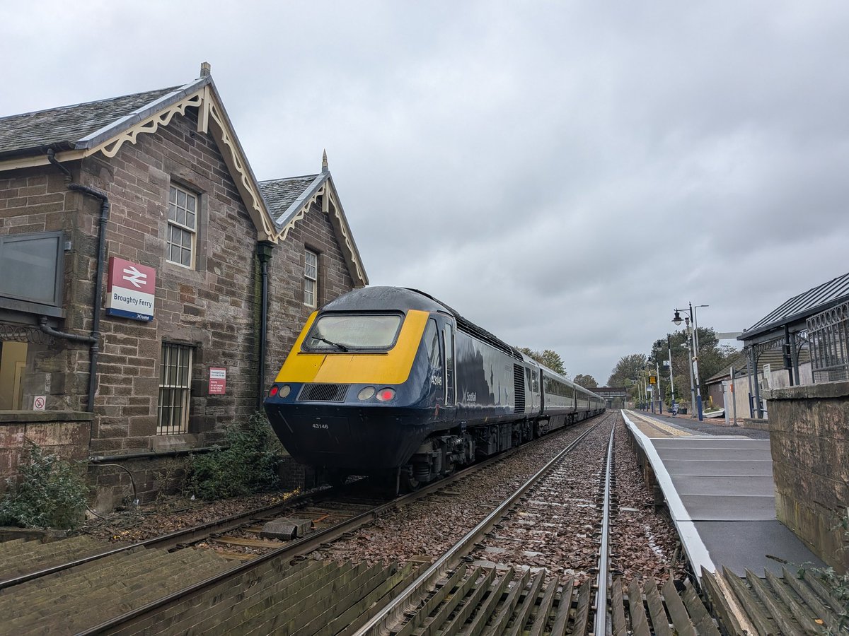 Fantastic weekend in Scotland with some others, starting in Glasgow then going to Aberdeen and back for some HSTs!

Unfortunately the southbound HST journey was cut short at Broughty Ferry due to a fault, but that is now another station ticked✅