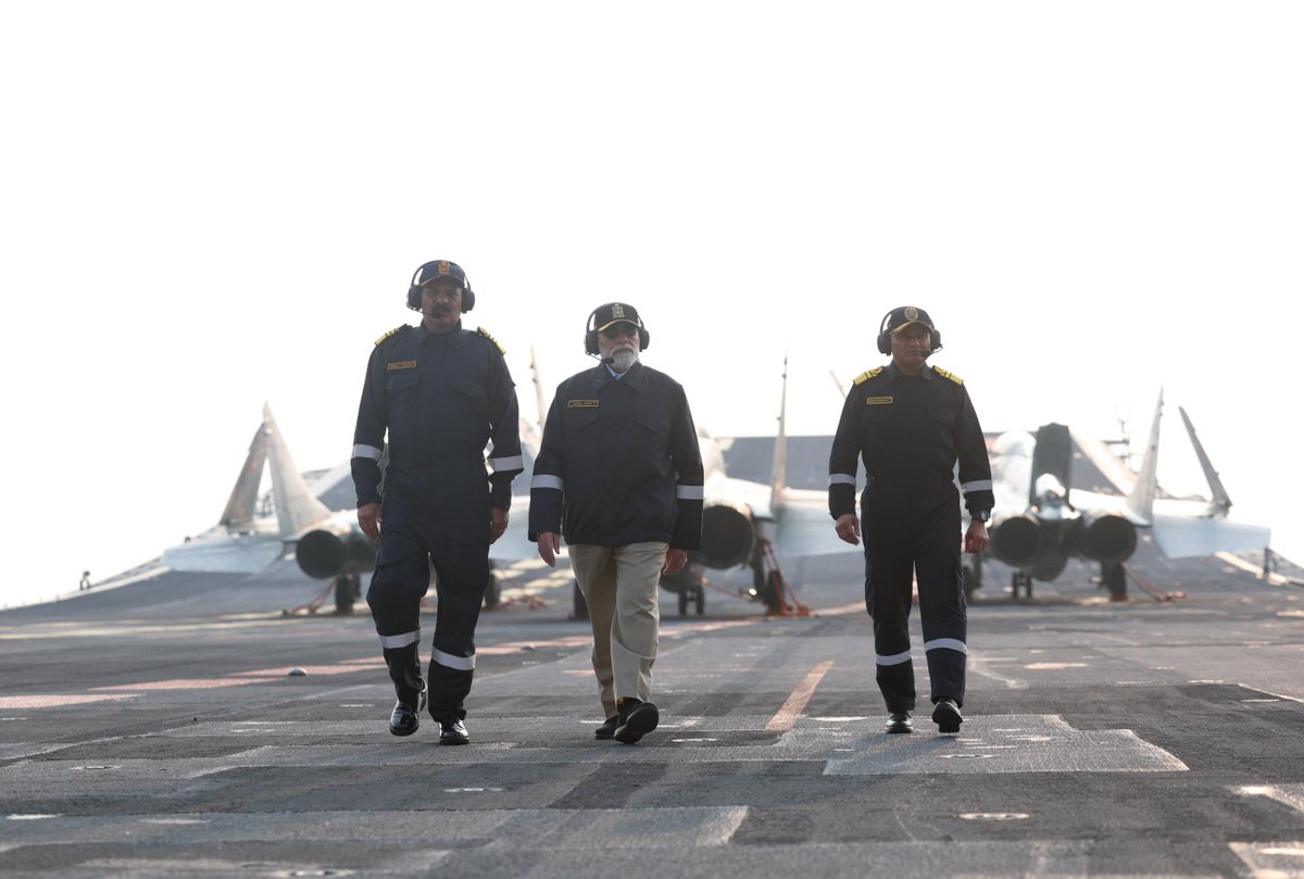 NDTVProfitIndia's tweet image. Prime Minister #NarendraModi visits #INSVikrant off the coast of Goa and Karwar to spend #Diwali with Navy personnel.

Read: bit.ly/4nZQvj2
