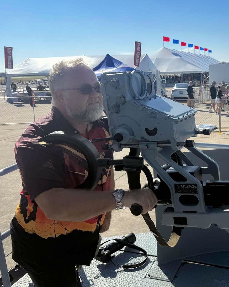 Behold, the red dot's great grandfather, the Mk14 Gyroscopic Gunsight! Guns equipped with these optical sights accounted for 78.6% of all kamikaze planes shot down by our ships at sea. Optics offered superior real-world performance even 80 years ago!