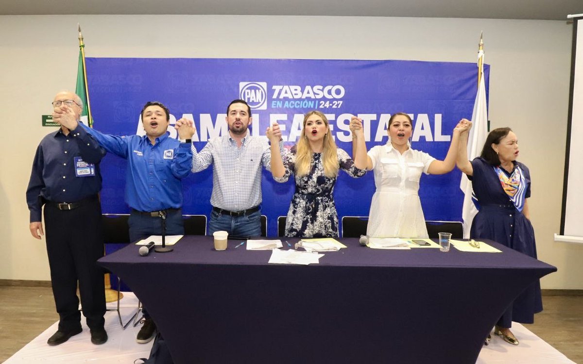 PAN_Tabasco's tweet photo. Orgullo de compartirles que después de casi 10 años, renovamos el Consejo Estatal #Tabasco, con 17 de 17 delegaciones municipales acreditadas y por #unanimidad de los asambleístas celebramos nuestra Asamblea Estatal, FELICIDADES a todos los nuevos #Consejeros y #Consejeras. https://t.co/Chtc0xuEAJ