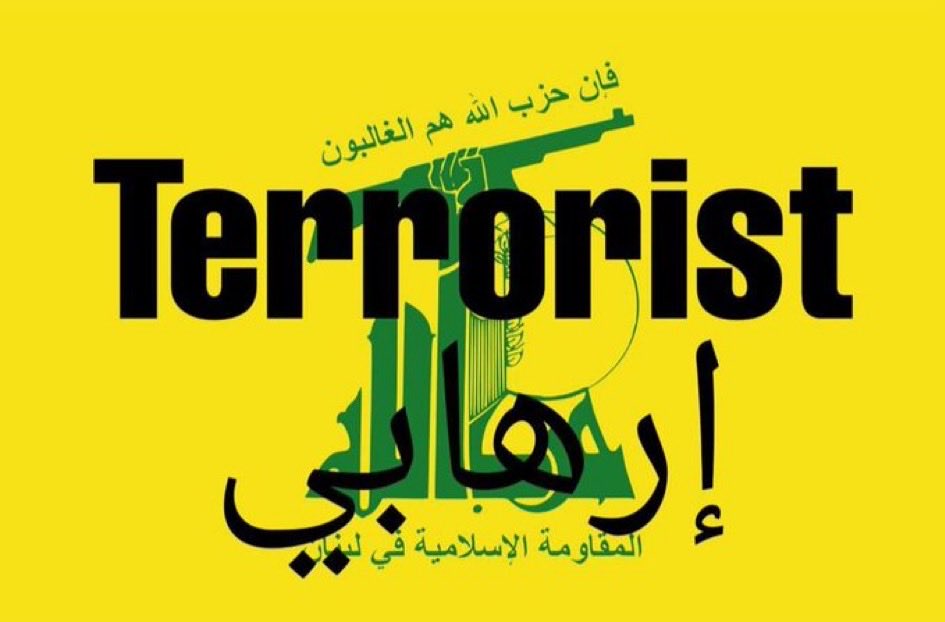 لما يتواصل معك شخص، وصوته عميرجف، ويسألك، عليي الامان، وتقله اتفضل، يقلك #منير_شحادة دمر عيلة اخي، انا من الشمال، وهالضابط كان يتفنن بظلمنا... بتعرف انه هالقاضي العسكري اللي اعترف بلسانه انه ما دارس قانون، كان سوط مسلط ع رقاب المعترين الفقراء!!!!
ولو تعرف هالناس اديش عمتدعي عليك