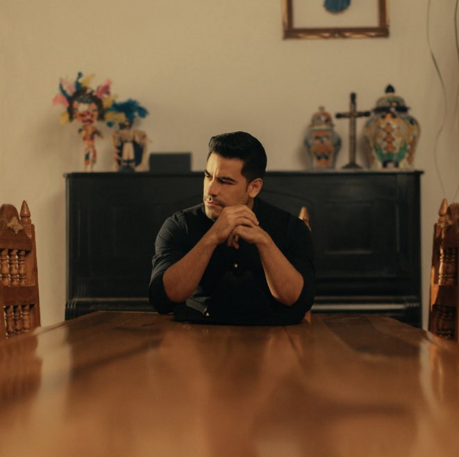 🔊 <a href="/_CarlosRivera/">Carlos Rivera</a> presenta #ALMAS 🎶 una de las canciones más íntimas y conmovedoras de su carrera. 

carlosrivera.lnk.to/Almas