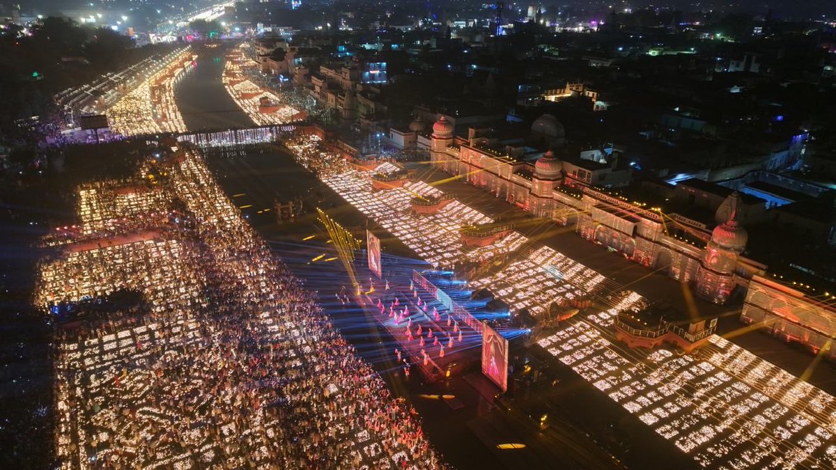ChandanSharmaG's tweet image. अयोध्या से दिवाली के दीपोत्सव की तस्वीर 🪔
यह तस्वीर देखकर हर हिंदू को गर्व होना चाहिए, यदि आपको तकलीफ होता है तो एक बार अपने DNA का टेस्ट करवा लें
500 वर्षों बाद यह सौभाग्य मिला है।