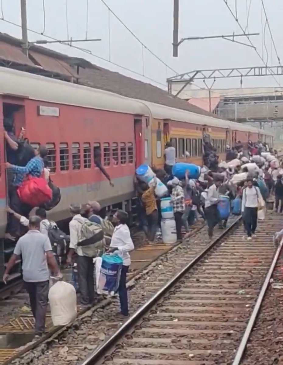 Surendra Kumar (@surendra714714) on Twitter photo рдпрд╣ рд╣реИ рддреБрдореНрд╣рд╛рд░реЗ рдПрдХ рд╡реЛрдЯ рдХреА рдХреАрдордд рдЬреЛ рддреБрдореНрд╣рд╛рд░реЗ рд▓рд┐рдП рдХреНрдпреЛрдВ рдЬрд░реВрд░реА рд╣реЛрддрд╛ рд╣реИ рдпрд╣ рджреЗрдЦ рд▓реЛ рд▓реЗрдХрд┐рди рдпрд╣ рднреА рдЬрдм рддрдХ рд╣реА рджрд┐рдорд╛рдЧ рдореЗрдВ рд░рдЦреЛрдЧреЗ рдЬрдм рддрдХ рддреБрдо рдЗрд╕ рдЯреНрд░реЗрдиреЛрдВ рд╕реЗ рдЙрддрд░ рдирд╣реАрдВ рдЬрд╛рдУрдЧреЗ рдЙрддрд╛рд░рдиреЗ рдХреЗ рдмрд╛рдж рдореЗрдВ рддреБрдореНрд╣рд╛рд░реЗ рдЕрдВрджрд░ рд╡рд╣реА рдХреАрдбрд╝рд╛ рдЬрд╛рдЧ рдЬрд╛рдПрдЧрд╛ рдФрд░ рд╕рдм рдХреБрдЫ рднреВрд▓ рдЬрд╛рдУрдЧреЗ
рдЗрд╕рд▓рд┐рдП рддреБрдо рдпрд╣реА рдбрд┐рдЬрд░реНрд╡ рдХрд░рддреЗ рд╣реЛ рд╣реИрдкреНрдкреА рджрд┐рд╡рд╛рд▓реА рдпрд╣ рд╣реИ рддреБрдореНрд╣рд╛рд░реЗ рдПрдХ рд╡реЛрдЯ рдХреА рдХреАрдордд рдЬреЛ рддреБрдореНрд╣рд╛рд░реЗ рд▓рд┐рдП рдХреНрдпреЛрдВ рдЬрд░реВрд░реА рд╣реЛрддрд╛ рд╣реИ рдпрд╣ рджреЗрдЦ рд▓реЛ рд▓реЗрдХрд┐рди рдпрд╣ рднреА рдЬрдм рддрдХ рд╣реА рджрд┐рдорд╛рдЧ рдореЗрдВ рд░рдЦреЛрдЧреЗ рдЬрдм рддрдХ рддреБрдо рдЗрд╕ рдЯреНрд░реЗрдиреЛрдВ рд╕реЗ рдЙрддрд░ рдирд╣реАрдВ рдЬрд╛рдУрдЧреЗ рдЙрддрд╛рд░рдиреЗ рдХреЗ рдмрд╛рдж рдореЗрдВ рддреБрдореНрд╣рд╛рд░реЗ рдЕрдВрджрд░ рд╡рд╣реА рдХреАрдбрд╝рд╛ рдЬрд╛рдЧ рдЬрд╛рдПрдЧрд╛ рдФрд░ рд╕рдм рдХреБрдЫ рднреВрд▓ рдЬрд╛рдУрдЧреЗ
рдЗрд╕рд▓рд┐рдП рддреБрдо рдпрд╣реА рдбрд┐рдЬрд░реНрд╡ рдХрд░рддреЗ рд╣реЛ рд╣реИрдкреНрдкреА рджрд┐рд╡рд╛рд▓реА