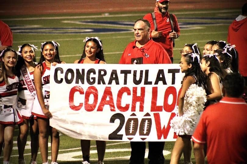 HISTORY &amp; CHAOS IN 14-5A-I!
In addition to SA Jay winning Thursday (see game wrap in retweet below), SA Southside's Ricky Lock won #200 (many wins at Gonzales but has been a legend at Southside) &amp; SW Legacy ended SA Southwest's 22-game reg season win streak.

5 teams are battling