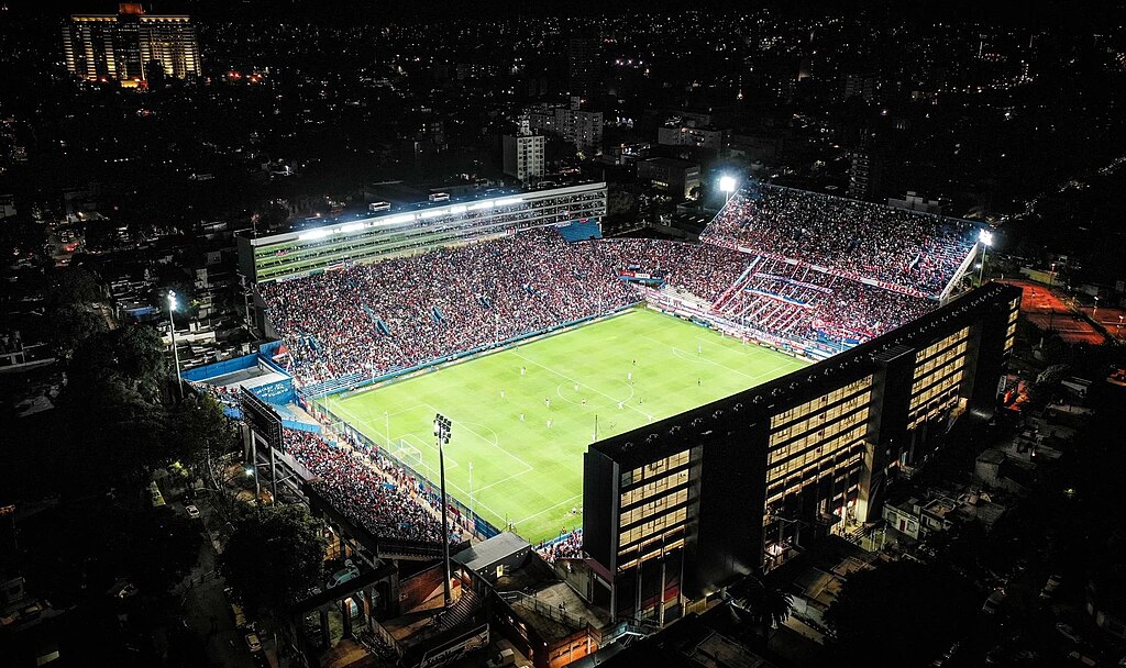 BolsilludoToken's tweet photo. Hay pasiones que no entran en la cancha. Hay una historia que merece ser contada más allá de los 90 minutos.
​La hinchada más grande del país está por tener su propio lugar en el mundo digital.
​Sé parte del próximo capítulo.
​#Nacional #Decano #CNdeF #FutbolUruguayo #CryptoUy https://t.co/iNMRiGzzhH