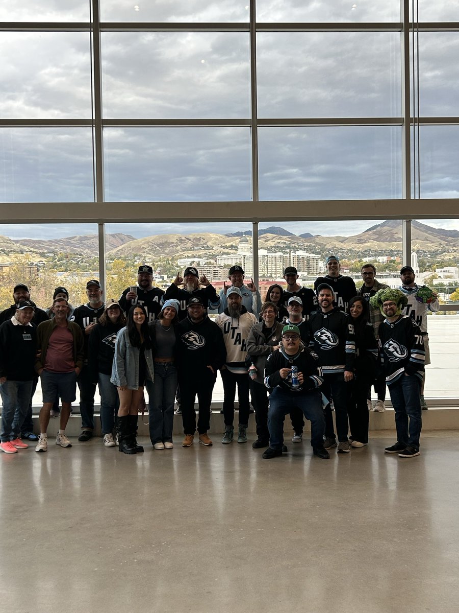 saltingtheiceUT's tweet image. Undefeated with friends! #TusksUp