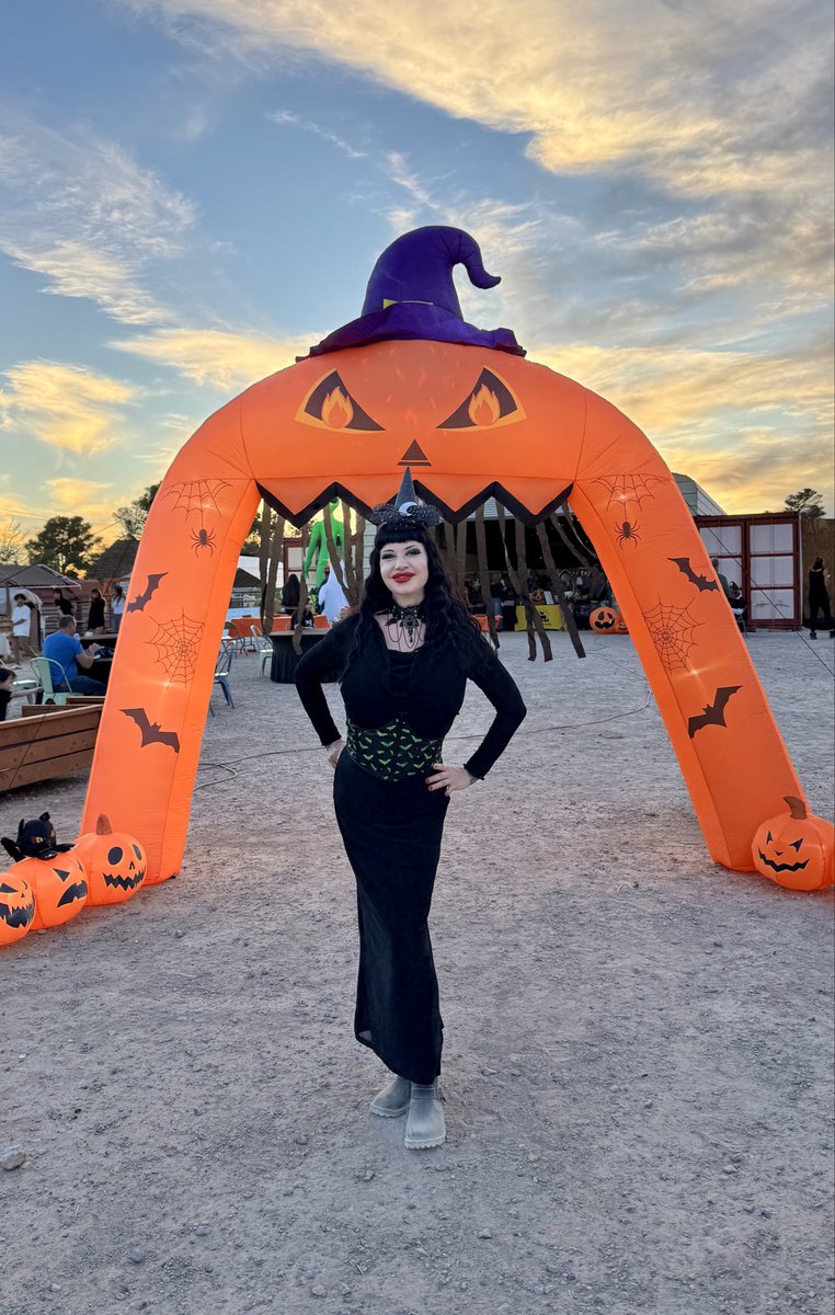 It's been such a long weekend. Here was My look today for our trunk or treat fundraiser. Happy to be home and getting into pajamas.