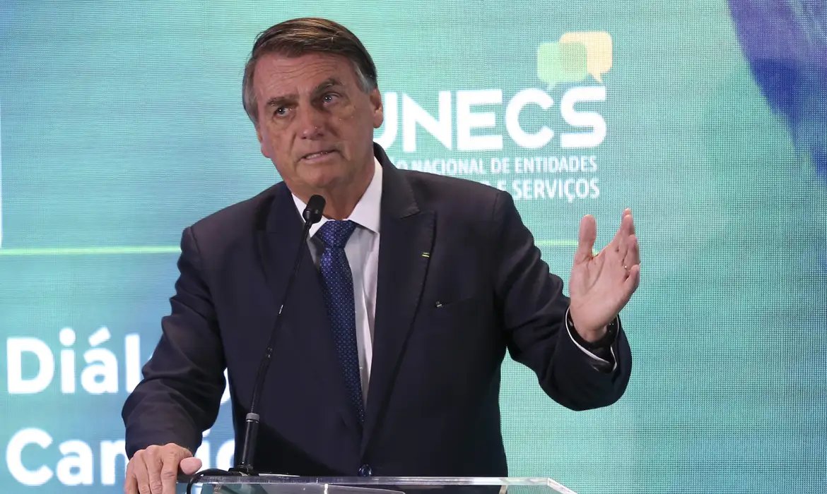 MarioNawfal's tweet image. 🚨🇺🇸🇧🇷 U.S. BORDER AGENCY FAKED RECORDS, HELPED JAIL BOLSONARO&apos;S ADVISER

A fake U.S. immigration record helped put a man in solitary confinement… and it took CBP 18 months to admit it was bogus.

Filipe Martins, a former adviser to Brazil’s ex-president Bolsonaro, was jailed…
