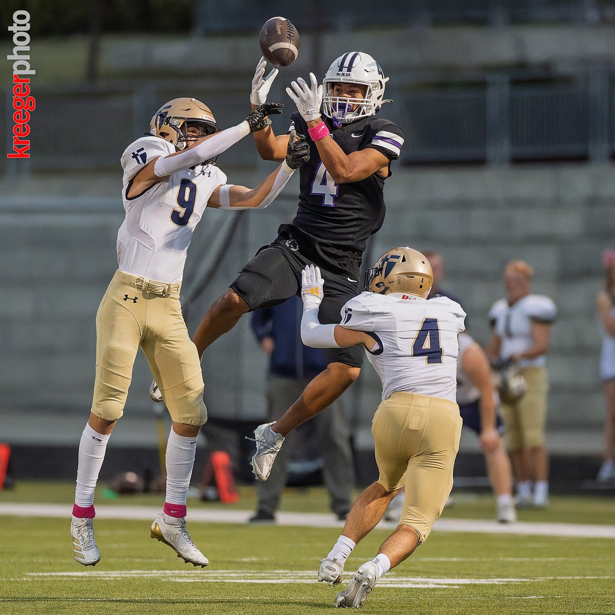 bvnwsports's tweet image. Game FAVs | @BVNW_Football vs @stasaints_FB 
and Senior Night 2025 celebration.

@BVNW_Athletics @richardsm620 @bvnwnews @CoachClintRider @kollinahern @ballcoacha @bvnw_wrestling
#PULLtheSLED #kshsaacovered 

🏈📸 @bvnwsports | 10.17.2025