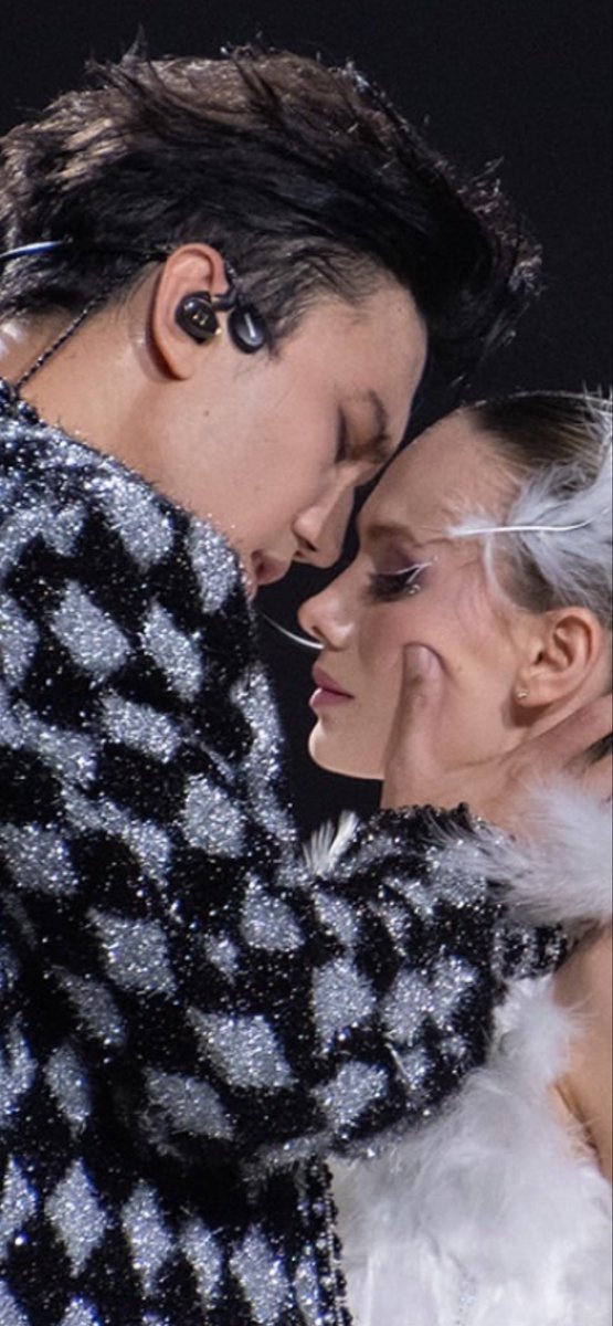 <a href="/Caravel7DQ/">A FLOWER 🌹</a> Tonos de voz dimash, brillan con ternura y amor 💕
CONCIERTO DIMASH EN BARCELONA  
#Dimash 
DIMASH CONQUISTA EL MUNDO