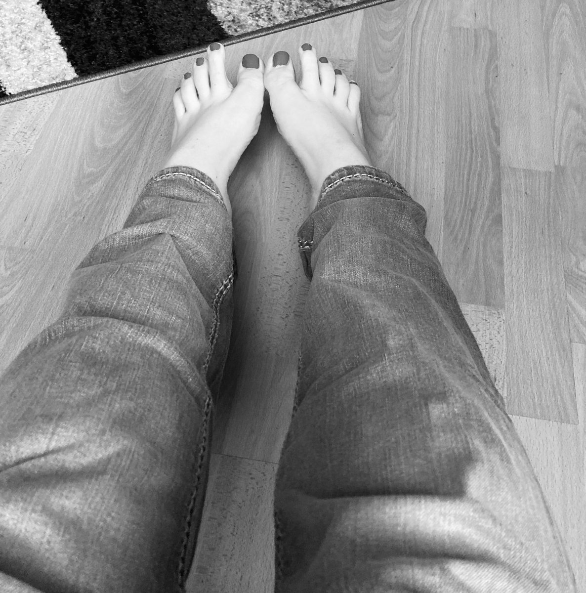 Have a great start to your week lovelies 🖤🤍🖤 #crossdresser #monochromemonday