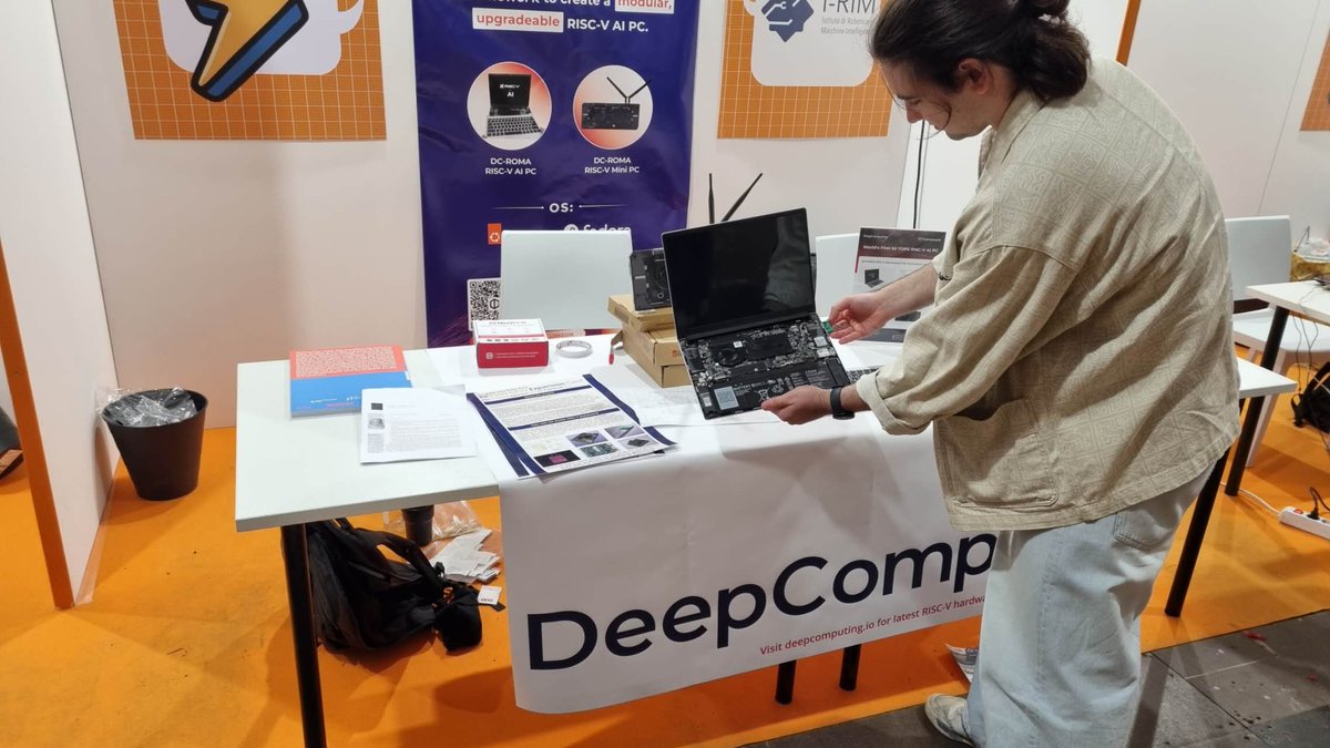 DeepComputingio's tweet image. Last day at @MakerFaireRome 2025 🇮🇹

Showed the RISC-V in action with @DeepComputingio  DC-ROMA RISC-V AI PC inside the @FrameworkPuter  Laptop.

Excited to keep spreading the word about #RISCV #OpenSource, and #OpenHardware in Rome!