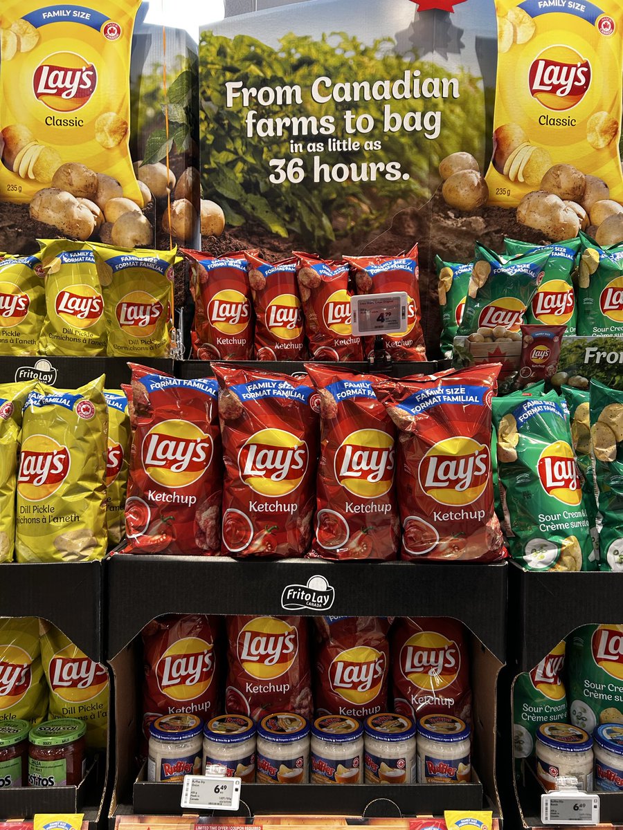 master___joe's tweet image. 🇨🇦に来たらLaysケチャップ味を買いましょう