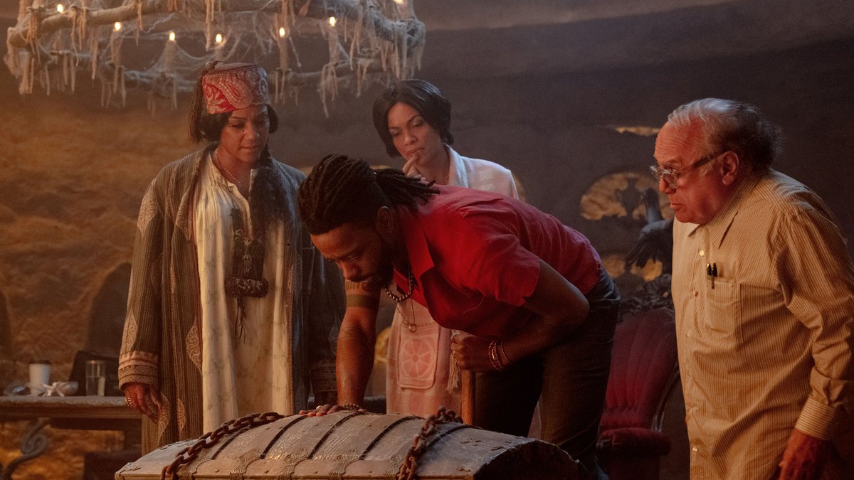 📺今日（10/24）よる9時～
日本テレビ系 #金曜ロードショー
※一部地域を除く

🎃テレビ初放送🎃
『#ホーンテッドマンション』
本編ノーカット❗

“𝟏𝟎𝟎𝟎人目”は、あなたかもしれない…👻

一度入ったら出られない
𝟗𝟗𝟗人のゴーストが住む呪いの館🏘
disney.co.jp/studio/news/20…