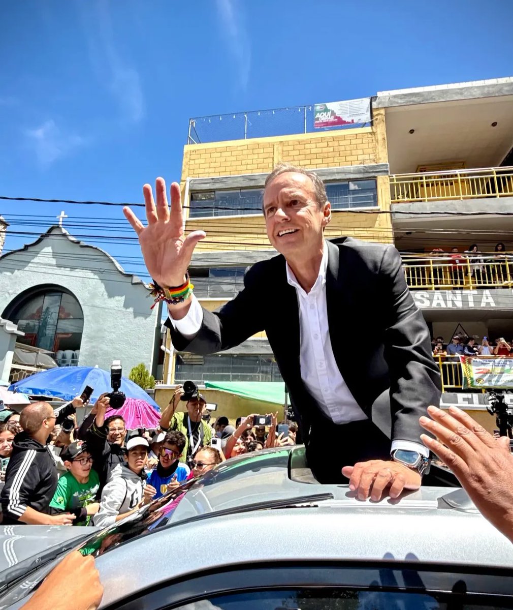 Realmente me parte el alma saber que perdimos a este presidente para Bolivia.

Nunca fuiste “el menos peor”. Siempre fuiste el más capacitado entre todos y por eso me enorgullece haber votado 3 veces por vos.

Gracias Tuto.