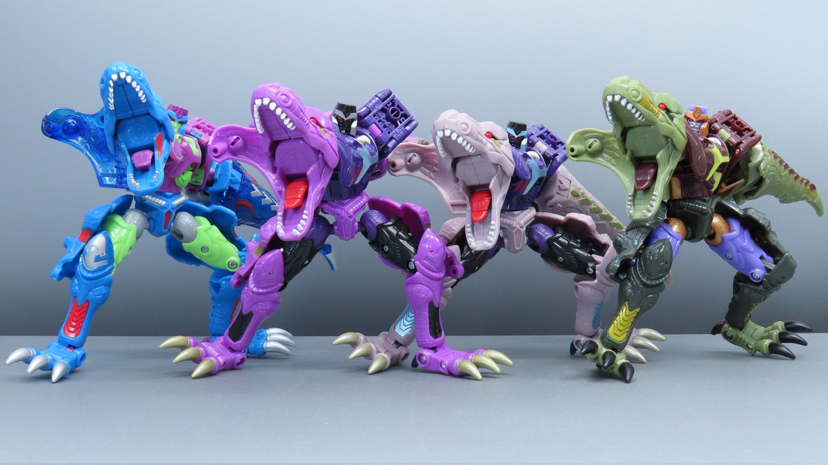 左から
シンダーソア
国内版ビーストメガトロン
海外版ビーストメガトロン
メガトロン(マスターメガトロン)ジャングルプラネット(アニマトロス)

#トランスフォーマー
#Transformers