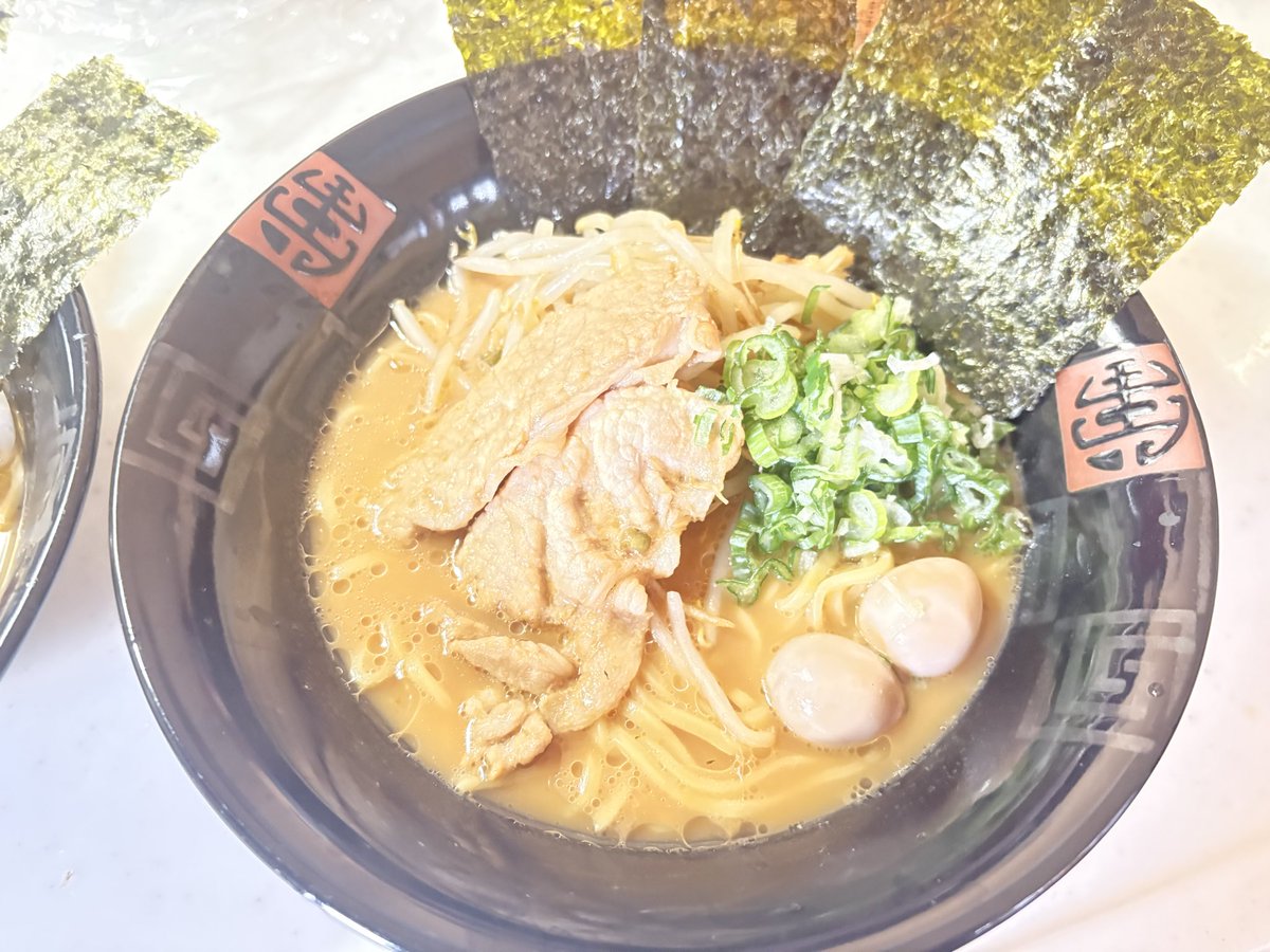 なんかいつもより画像白くね？？？