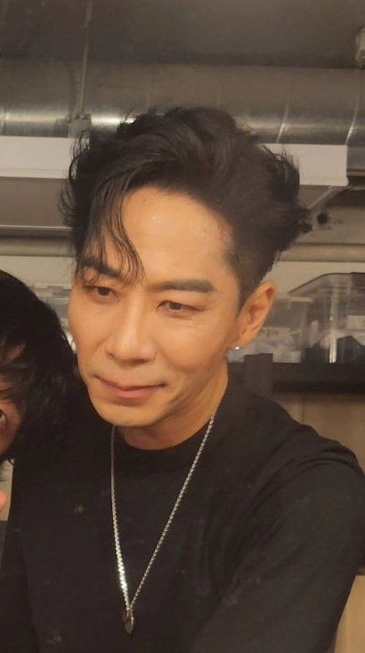문학소년미 보다가 이제 곧 책사랑아버님 볼 생각에 개 떨 려