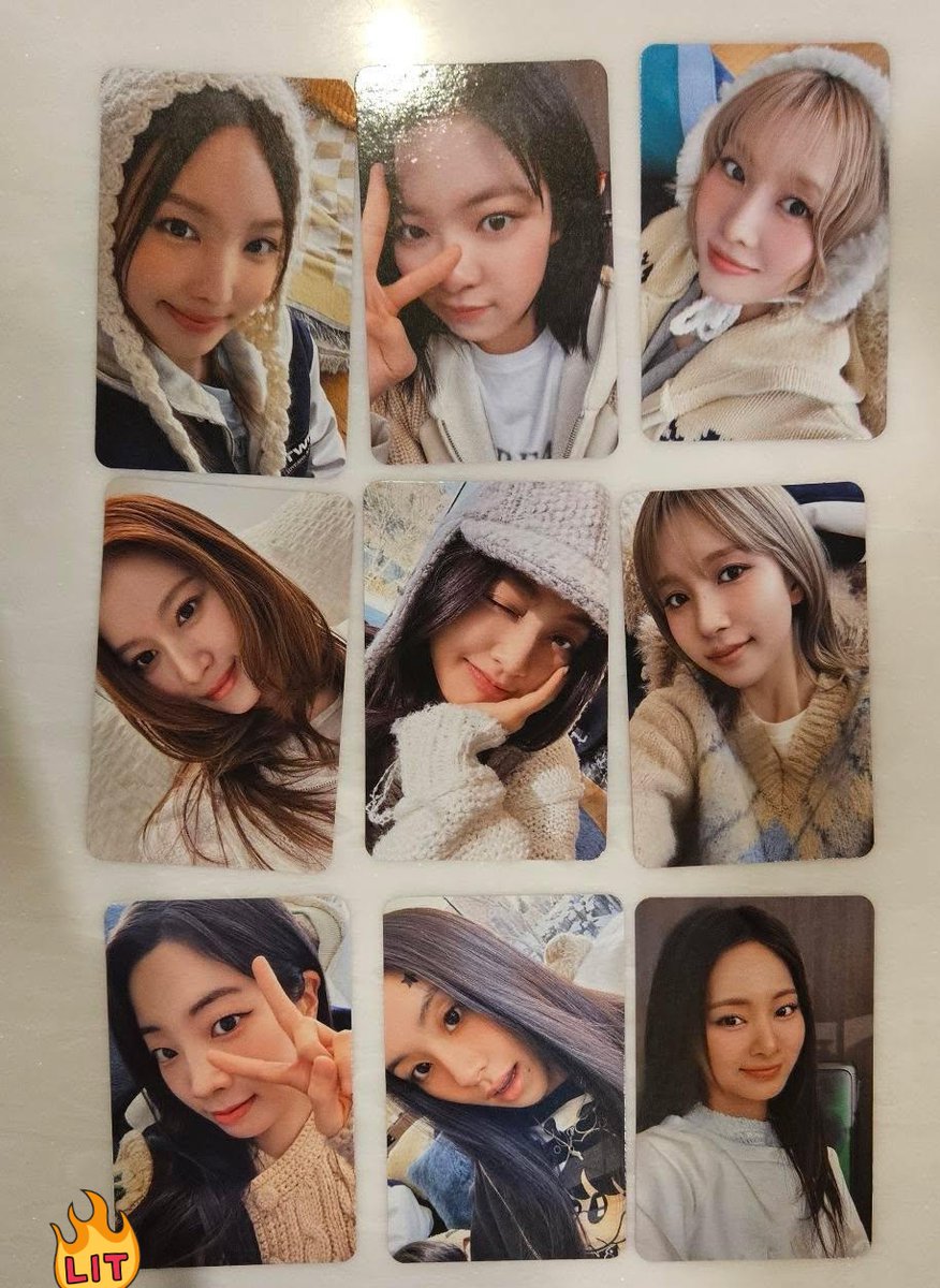 SubjectKpop's tweet image. TWICE "ONE IN A MILL10N" documentary photocards
#TWICE_OurUniverse
#TWICE_10th_Anniversary
